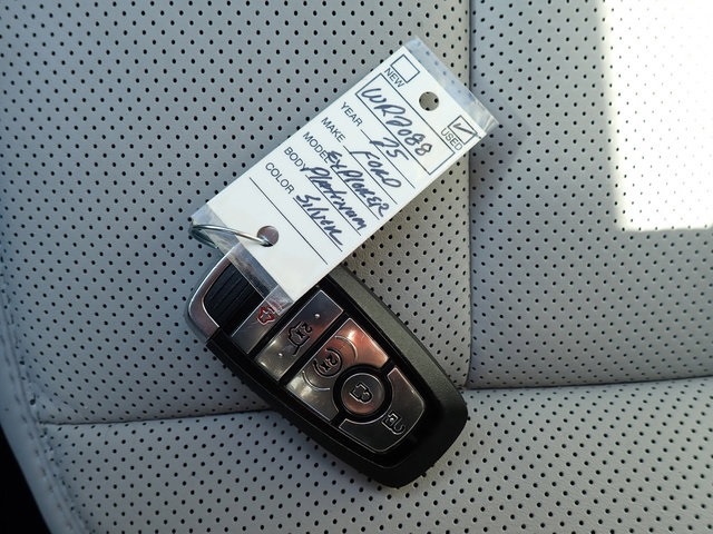Used 2025 Ford Explorer - photo 32