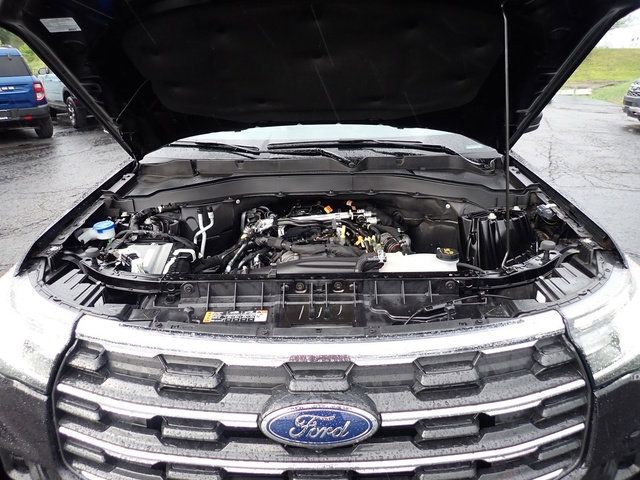 Used 2025 Ford Explorer - photo 17