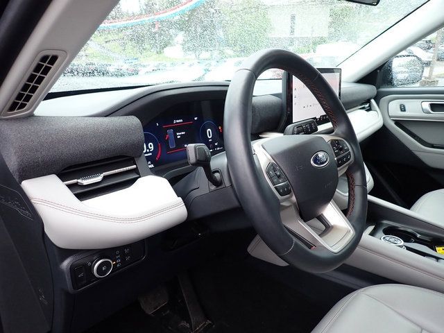 Used 2025 Ford Explorer - photo 18