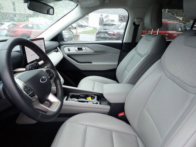 Used 2025 Ford Explorer - photo 19