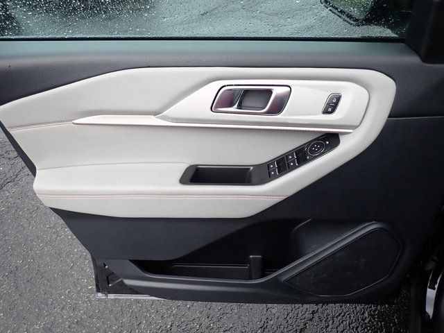 Used 2025 Ford Explorer - photo 25