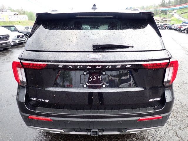 Used 2025 Ford Explorer - photo 8