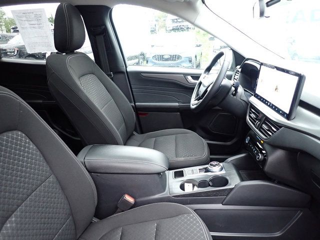 Used 2024 Ford Escape - photo 12