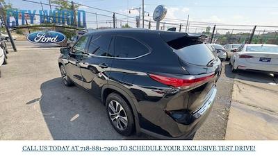 2022 Toyota Highlander AWD SUV for sale #F13720 - photo 2