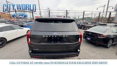 Used 2025 Ford Expedition - photo 1
