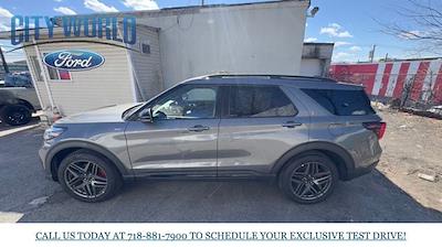 Used 2025 Ford Explorer - photo 1