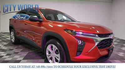 Used 2024 Chevrolet Trax - photo 1