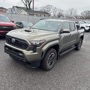 Used 2025 Toyota Tacoma - photo 1