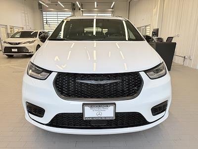 Used 2024 Chrysler Pacifica - photo 1