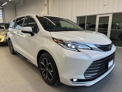 Used 2026 Toyota Sienna - photo 1
