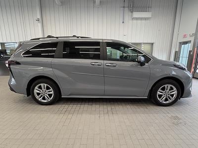 Used 2023 Toyota Sienna - photo 1