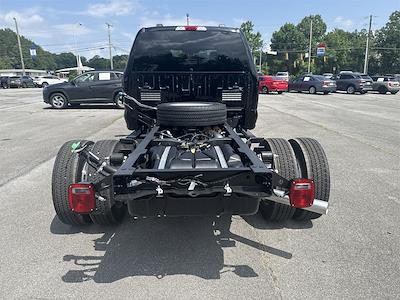 New 2025 Ford F-450 XLT Crew Cab 4WD Cab Chassis for sale #F164T25 - photo 2
