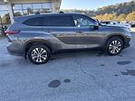 Used 2022 Toyota Highlander XLE for sale #F4T26A - photo 2