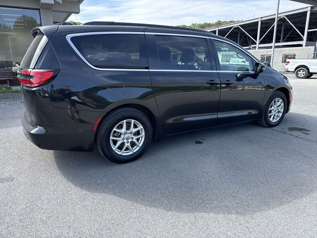 Used 2022 Chrysler Pacifica - photo 6