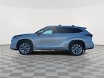 2023 Toyota Highlander AWD SUV for sale #2T0492A - photo 3