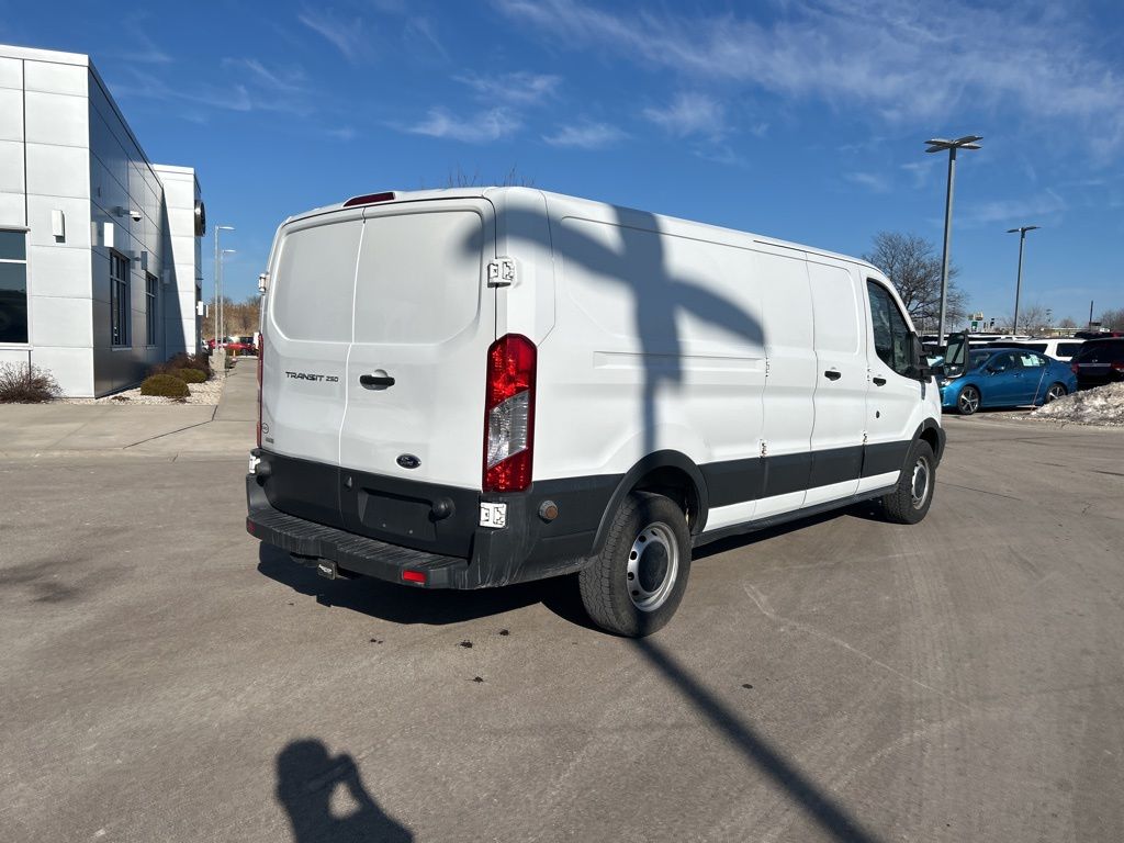 Used 2017 Ford Transit 250 - photo 5