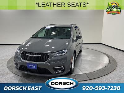 Used 2022 Chrysler Pacifica - photo 1