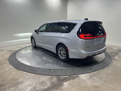 Used 2024 Chrysler Pacifica Limited Minivan for sale #WT98300 - photo 2