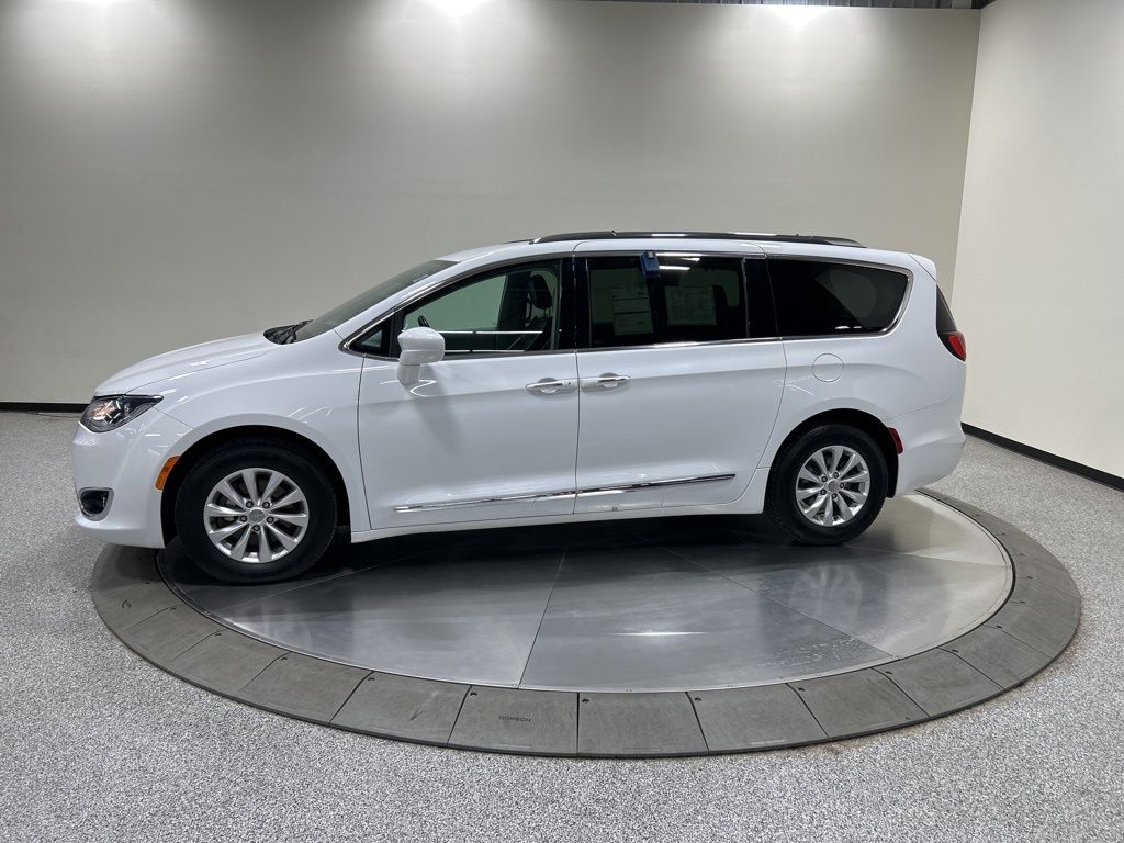 Used 2018 Chrysler Pacifica - photo 12
