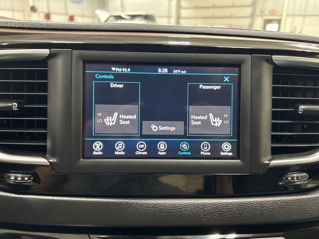 Used 2018 Chrysler Pacifica - photo 23