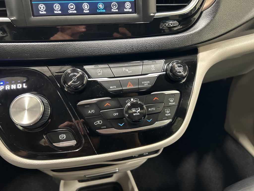 Used 2018 Chrysler Pacifica - photo 24