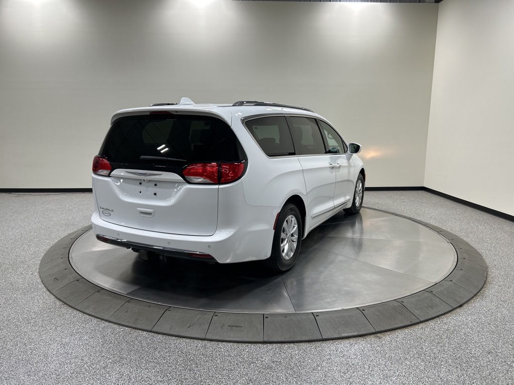 Used 2018 Chrysler Pacifica - photo 11
