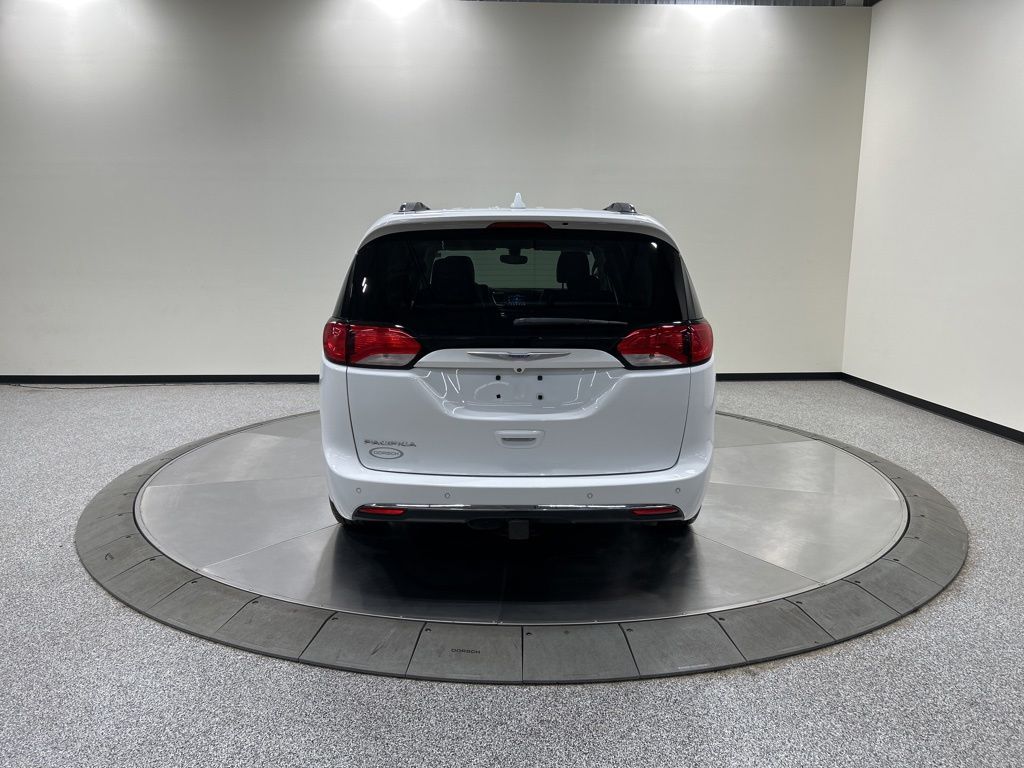Used 2018 Chrysler Pacifica - photo 5