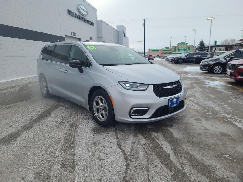 Used 2024 Chrysler Pacifica - photo 10