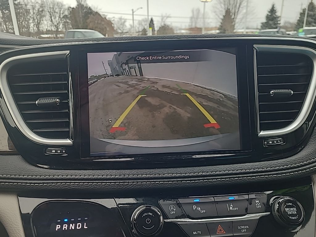 Used 2024 Chrysler Pacifica - photo 23