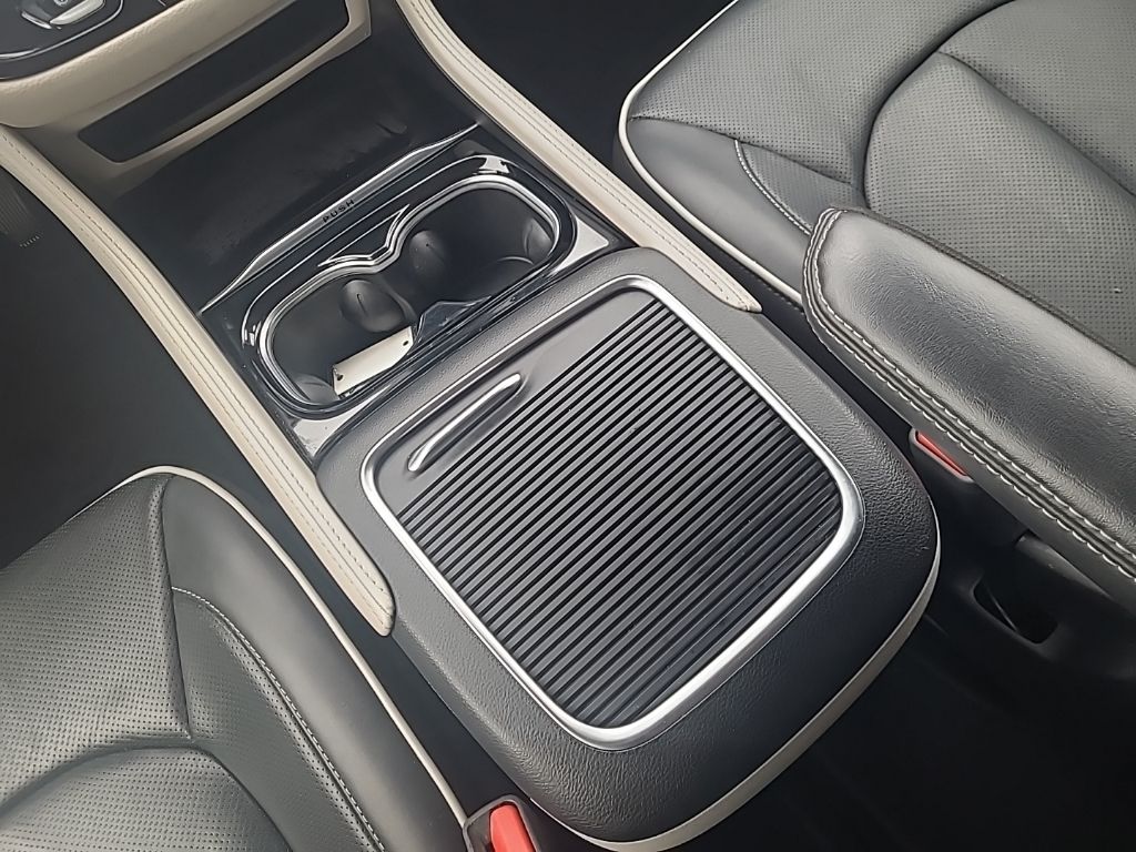 Used 2024 Chrysler Pacifica - photo 28