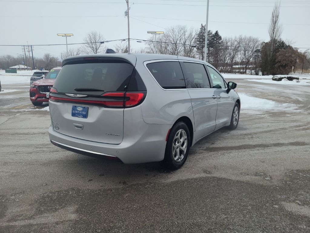 Used 2024 Chrysler Pacifica - photo 8