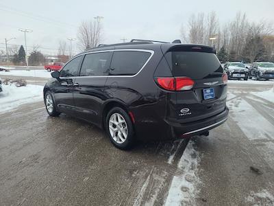 Used 2017 Chrysler Pacifica Touring L Minivan for sale #WT45931 - photo 2