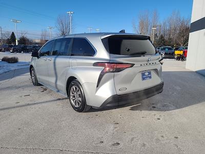 Used 2021 Toyota Sienna LE Minivan for sale #WT95010 - photo 2