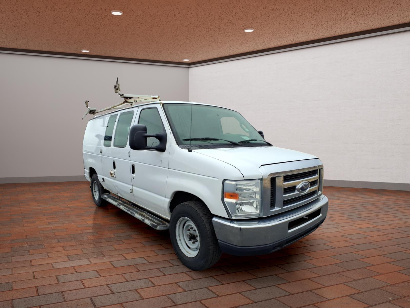 Used 2013 Ford E-250 - photo 2