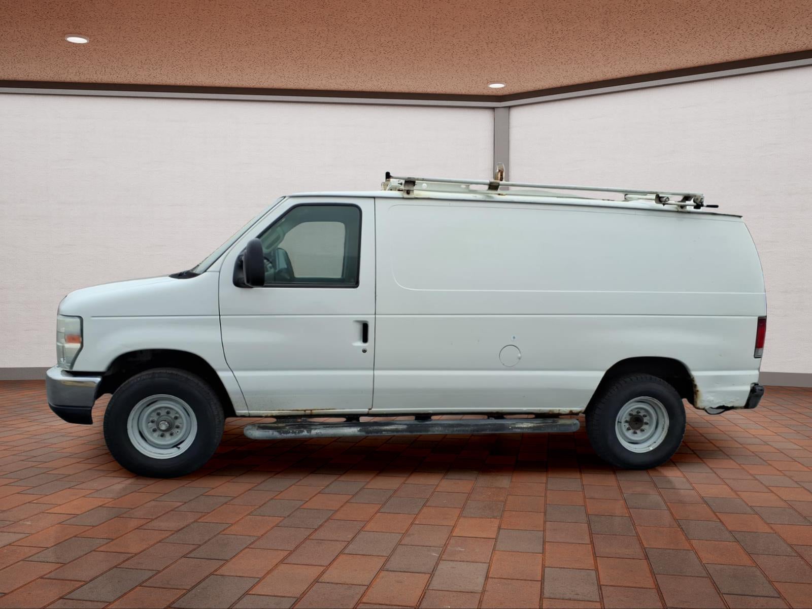 Used 2013 Ford E-250 - photo 8