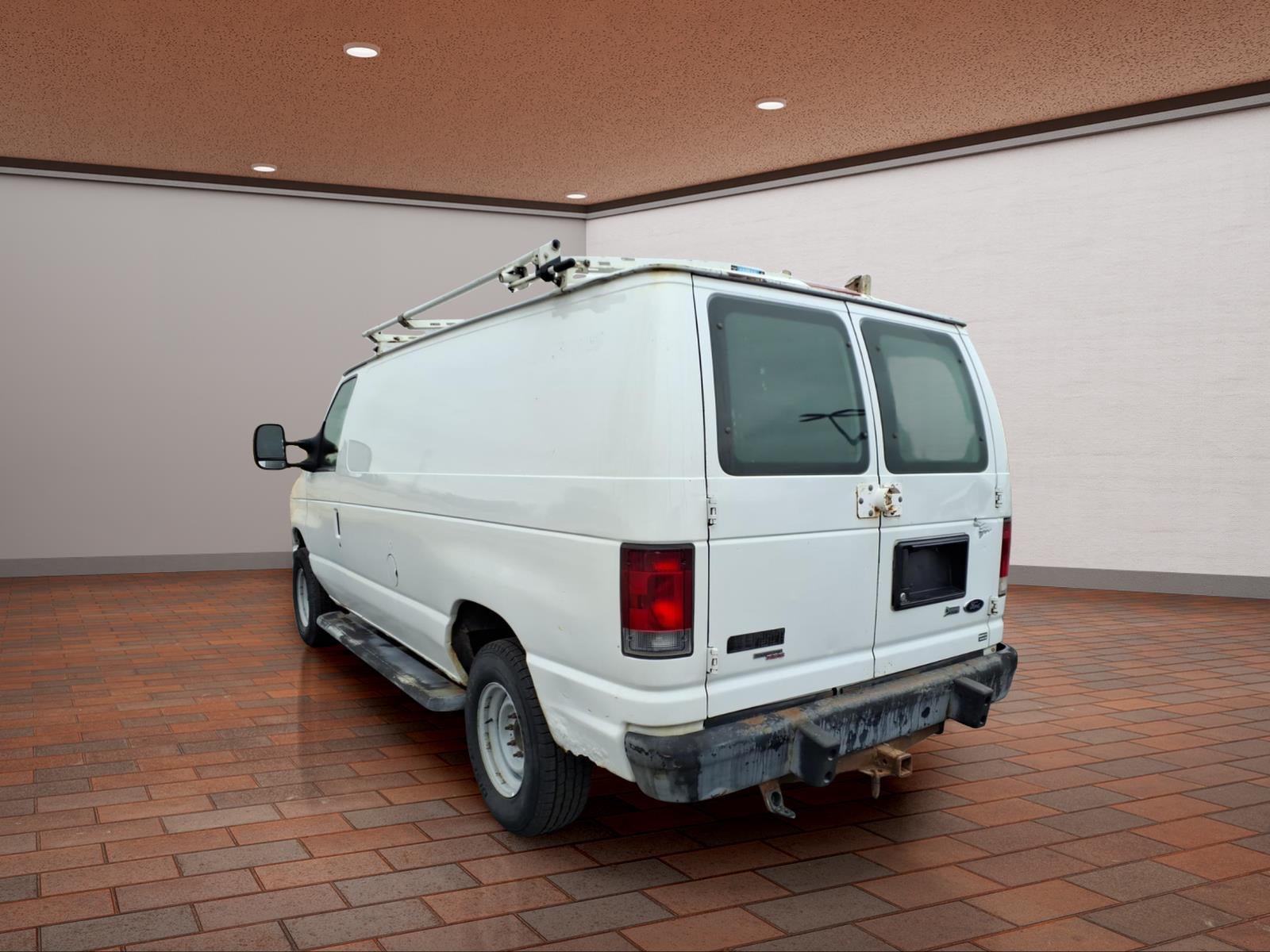 Used 2013 Ford E-250 - photo 9