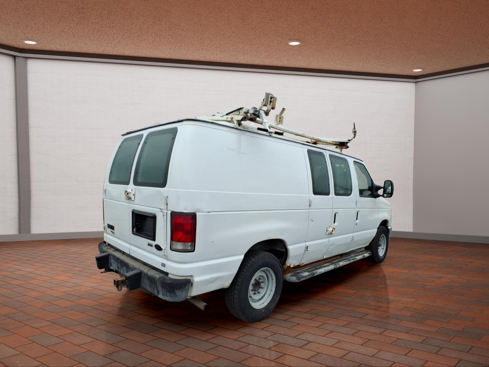 Used 2013 Ford E-250 - photo 5