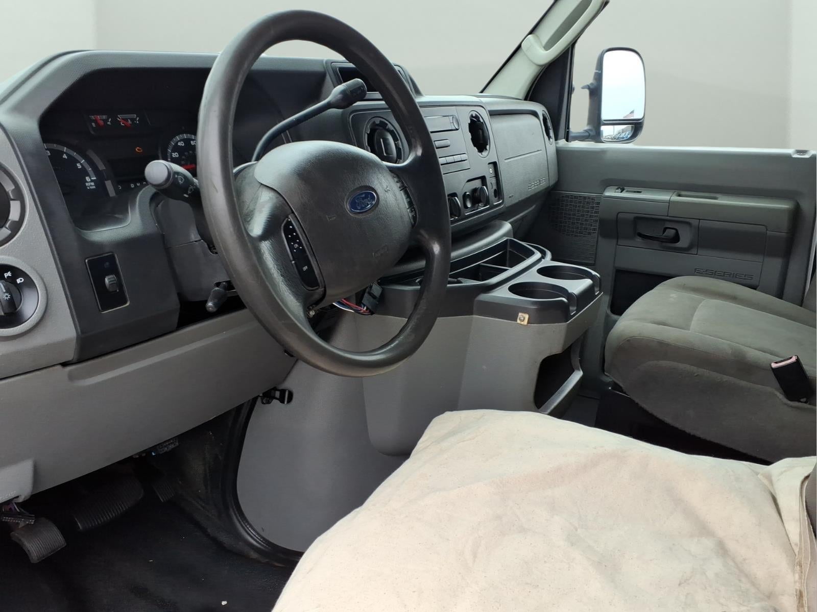 Used 2013 Ford E-250 - photo 11