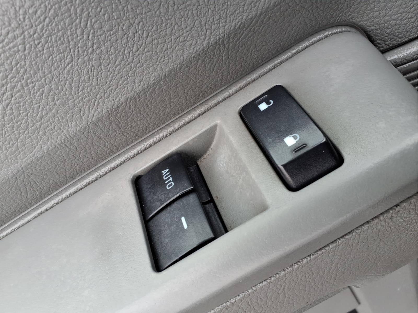 Used 2013 Ford E-250 - photo 15