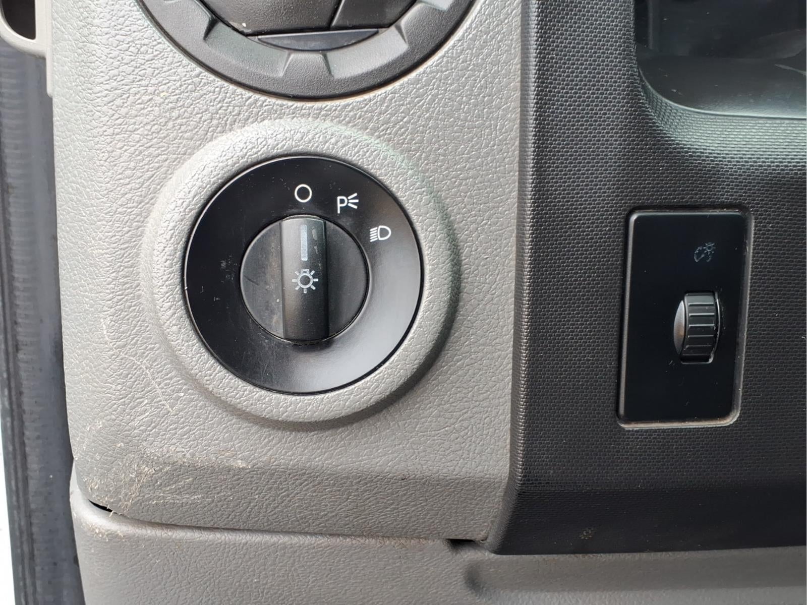 Used 2013 Ford E-250 - photo 16