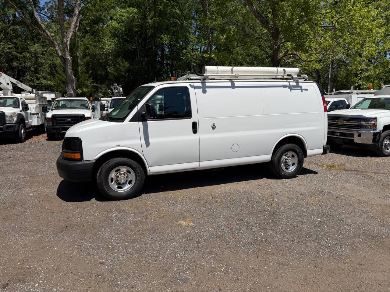 Used 2014 Chevrolet Express 2500 - photo 5