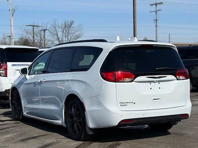 Used 2020 Chrysler Pacifica - photo 1