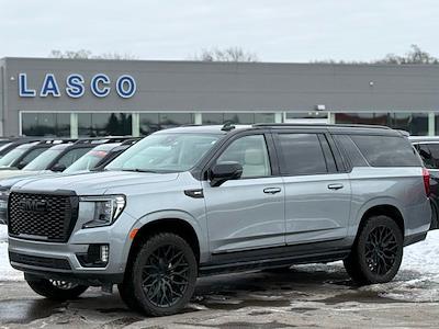 Used 2024 GMC Yukon XL - photo 1