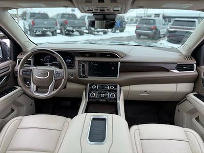 Used 2024 GMC Yukon XL - photo 1
