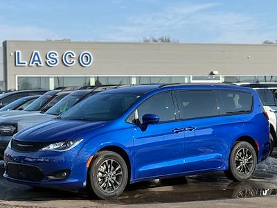 Used 2020 Chrysler Pacifica - photo 1