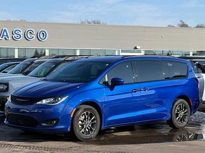 Used 2020 Chrysler Pacifica - photo 1
