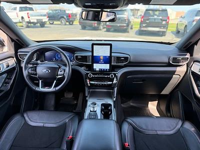 Used 2024 Ford Explorer - photo 2