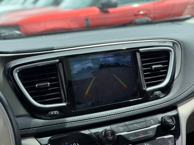 Used 2019 Chrysler Pacifica - photo 8