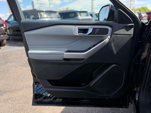 Used 2023 Ford Explorer - photo 14