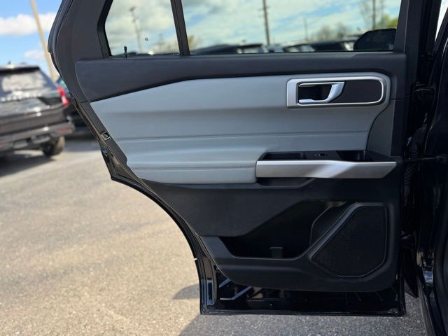 Used 2023 Ford Explorer - photo 18